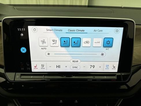 Certified 2025 Volkswagen Atlas SE image 19