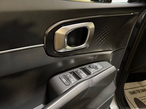 Certified 2025 Kia Sorento S image 14