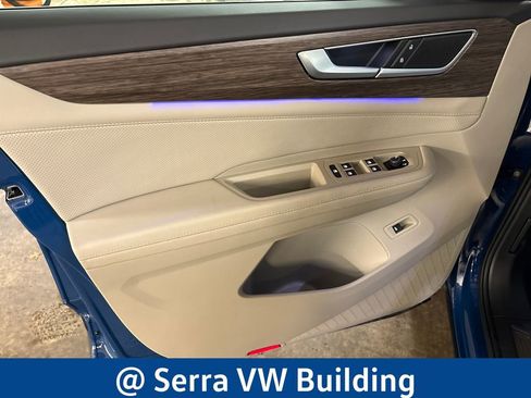 Certified 2025 Volkswagen Atlas SEL AWD/4WD image 17