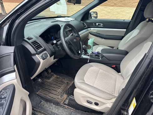 Used 2019 Ford Explorer FWD image 8