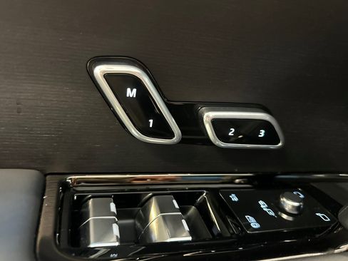 Used 2025 Land Rover Range Rover Sport Autobiography image 13