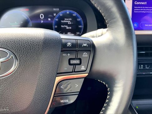 Certified 2024 Toyota Crown Limited image 22