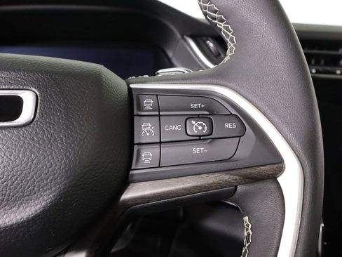 Used 2023 Jeep Grand Cherokee Limited image 18