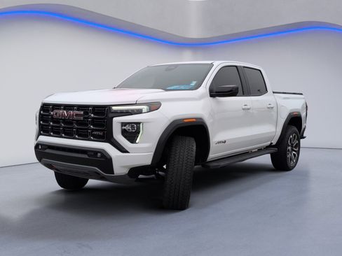 Used 2024 GMC Canyon AT4 image 11