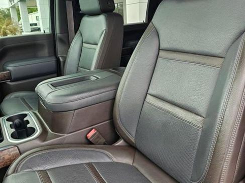 Used 2020 GMC Sierra 2500 Denali w/ Denali Ultimate Package image 18
