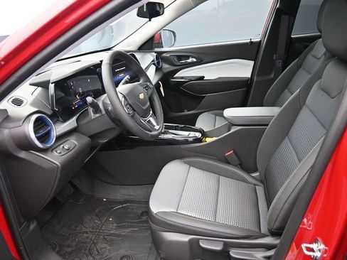 New 2026 Chevrolet Trax LT w/ Driver Confidence Package FWD image 15