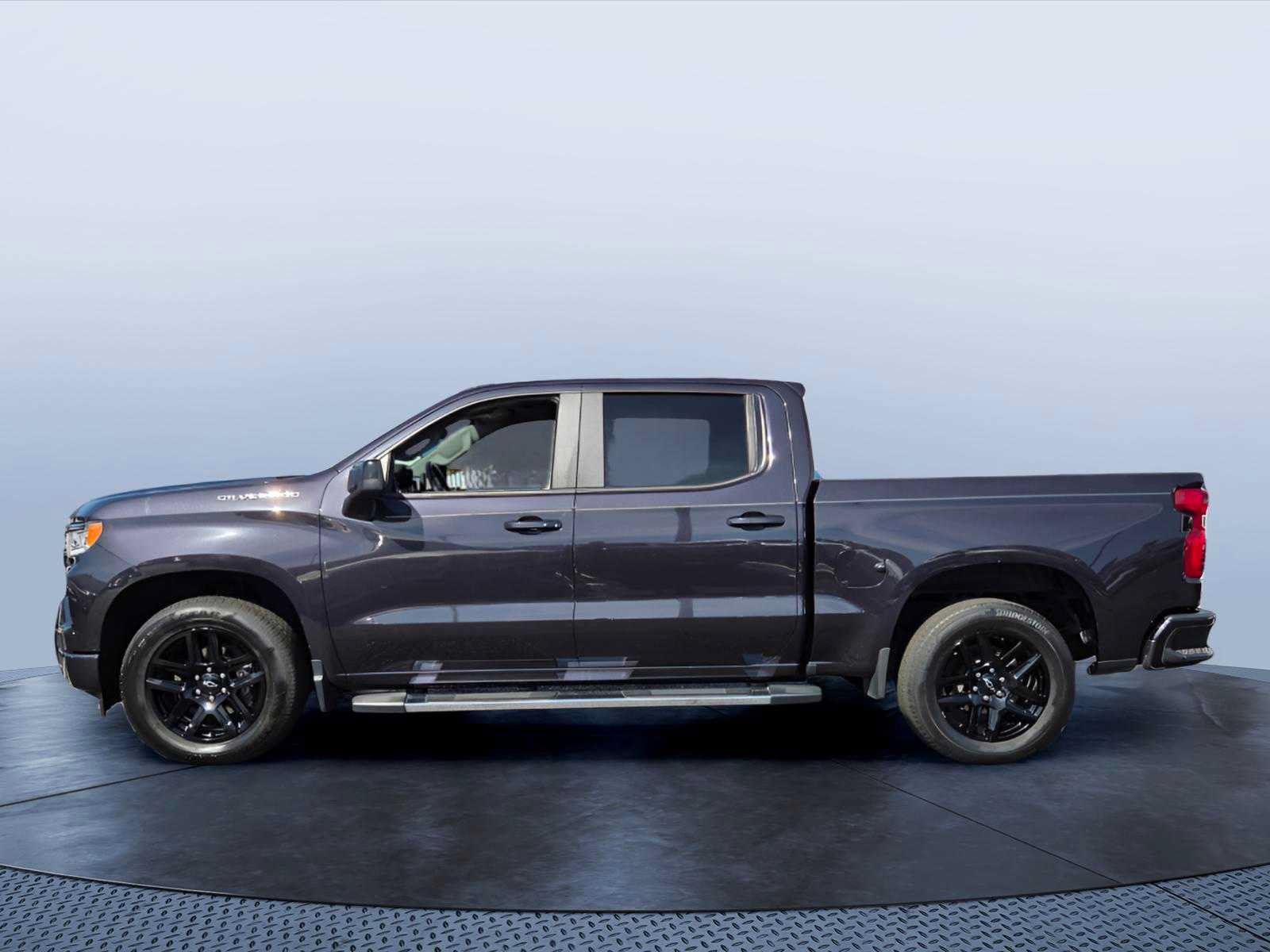 Used 2022 Chevrolet Silverado 1500 RST RWD image 3