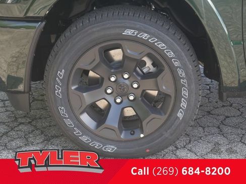 New 2026 RAM 1500 4x4 Crew Cab image 45