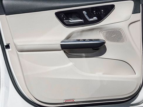 New 2026 Mercedes-Benz GLC 300 image 19