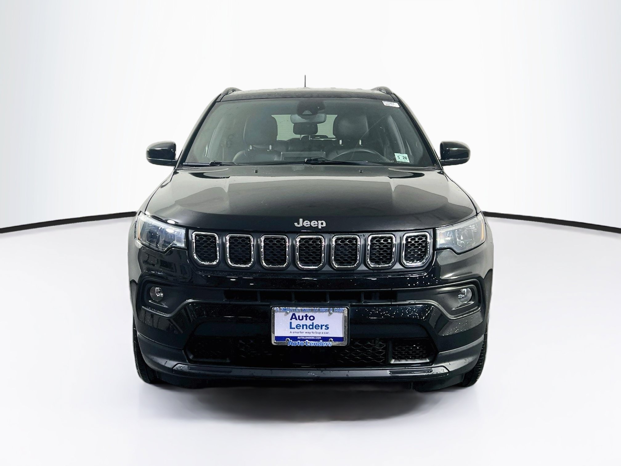 Used 2023 Jeep Compass Latitude AWD/4WD image 2