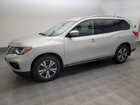 Used 2017 Nissan Pathfinder SV AWD/4WD image 2
