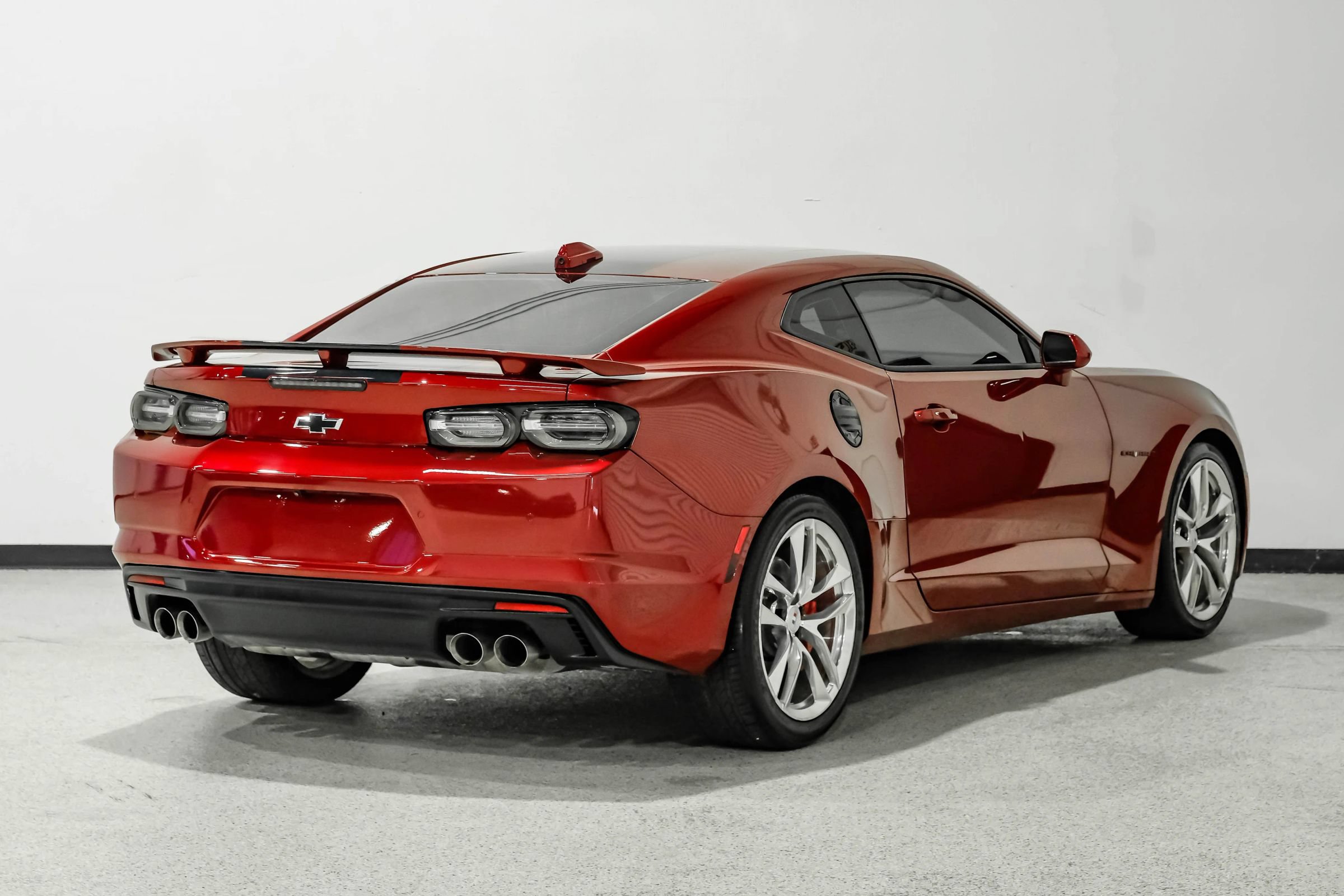 Used 2021 Chevrolet Camaro SS w/ Wild Cherry Design Package 2 RWD image 6