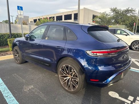 Certified 2024 Porsche Macan AWD/4WD image 3