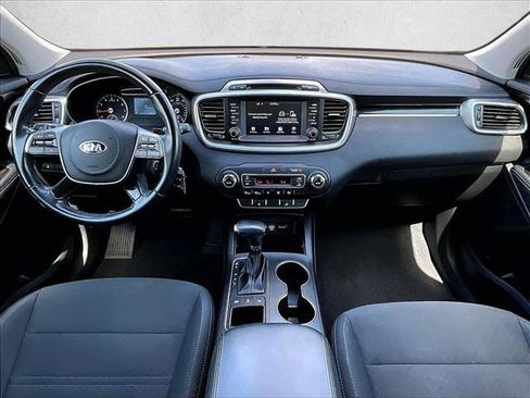 Used 2019 Kia Sorento AWD w/ LX Convenience Package image 16