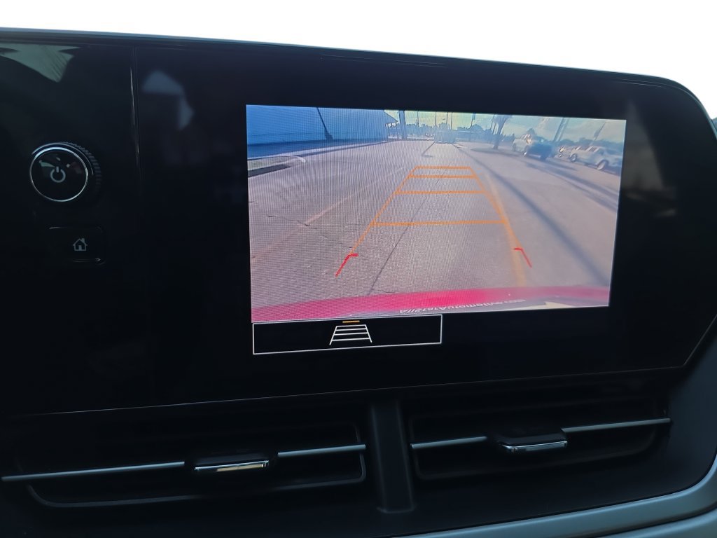 Used 2025 Chevrolet Trax RS w/ Driver Confidence Package FWD image 23