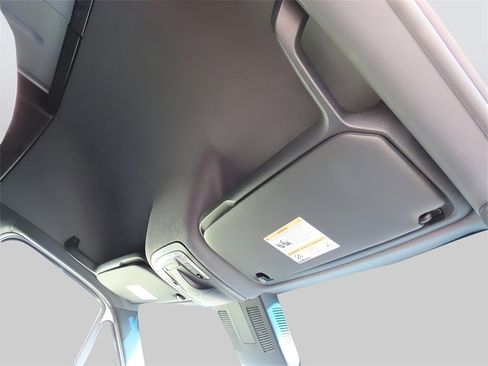 Used 2024 Mercedes-Benz Sprinter 2500 image 14