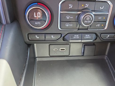 Used 2023 Chevrolet Suburban RST w/ Sport Performance Package image 34