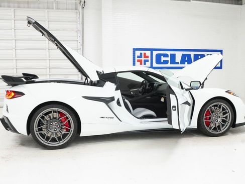 New 2027 Chevrolet Corvette Z06 RWD image 36