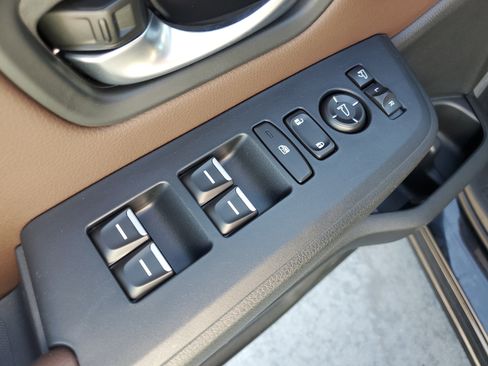 Used 2025 Honda Pilot Elite image 23