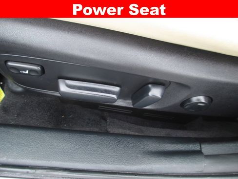 Used 2014 Toyota Avalon Limited w/ Technology Package image 25