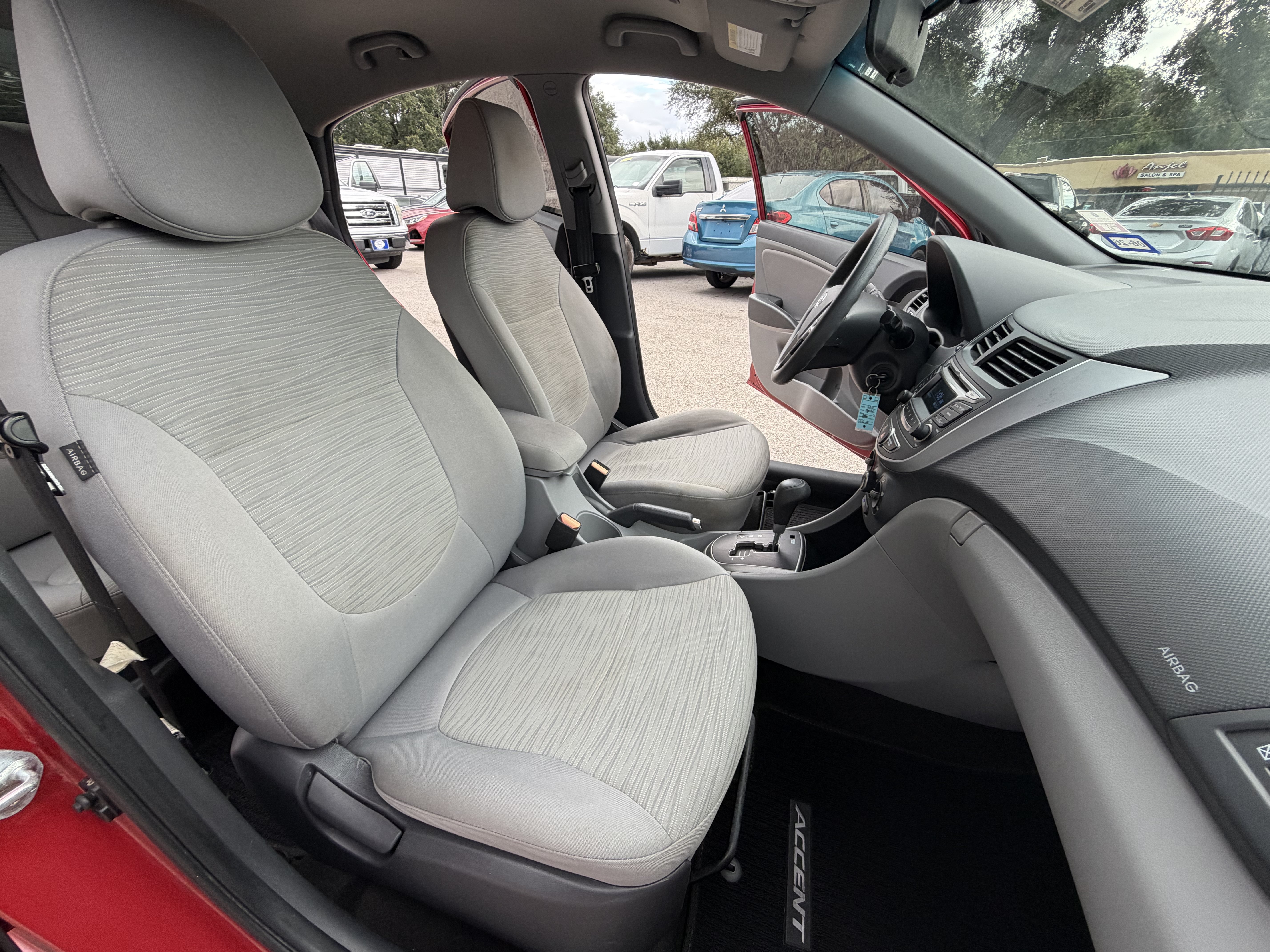 Used 2016 Hyundai Accent SE w/ Option Group 02 FWD image 21