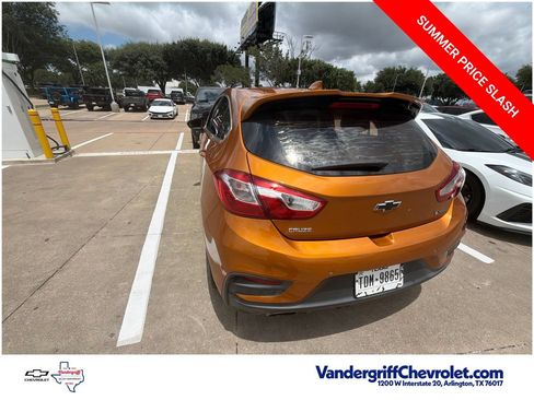 Used 2017 Chevrolet Cruze Premier FWD image 13