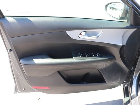 Used 2024 Kia Forte LXS w/ LXS Technology Package FWD image 9