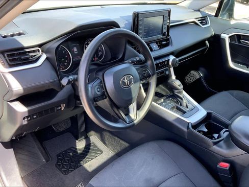Used 2021 Toyota RAV4 XLE w/ Convenience Package image 18