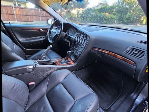 Used 2005 Volvo S60 2.5T image 28