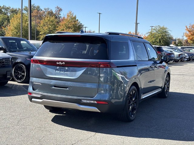 Used 2023 Kia Carnival SX FWD image 2