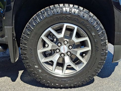 Used 2021 GMC Canyon AT4 w/ Driver Alert Package AWD/4WD image 8