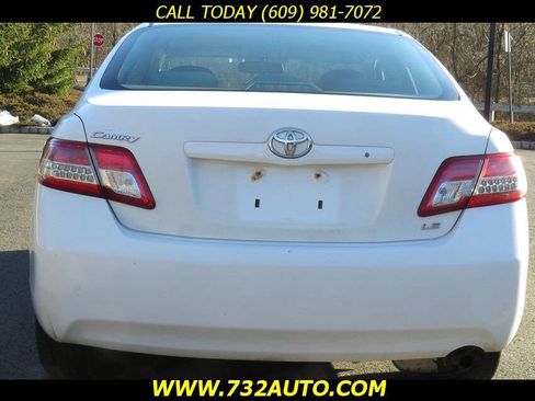 Used 2011 Toyota Camry LE image 8