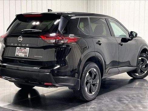 Used 2024 Nissan Rogue SV AWD/4WD image 13