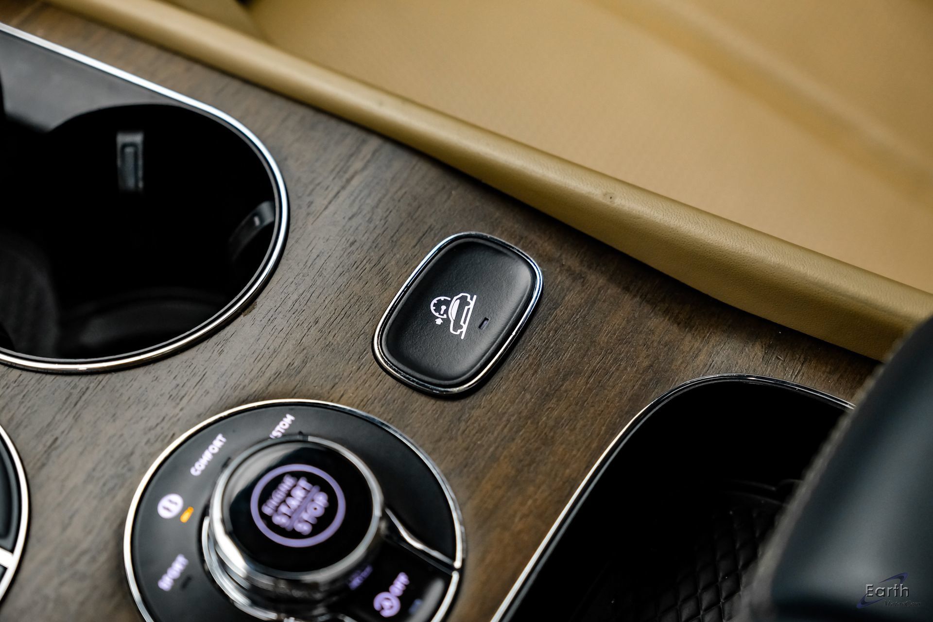 Used 2023 Bentley Bentayga Extended Wheelbase AWD/4WD image 61
