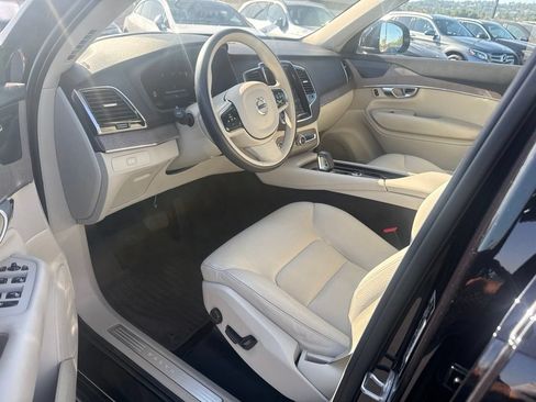 Used 2023 Volvo XC90 B5 Plus w/ Protection Package Premier AWD/4WD image 9
