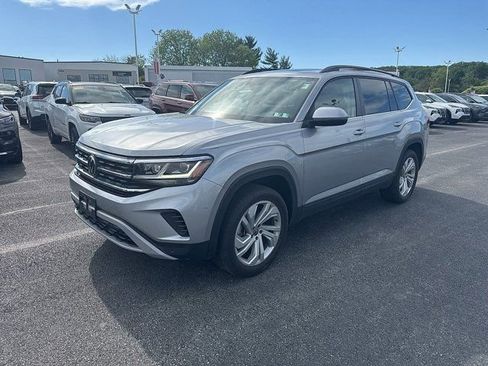 Used 2023 Volkswagen Atlas SE w/ Panoramic Sunroof Package AWD/4WD image 3