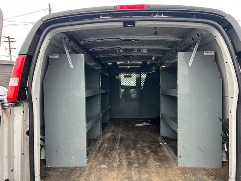 Used 2020 Chevrolet Express 3500 Extended image 7