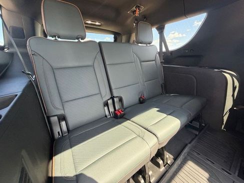 Used 2026 GMC Yukon XL AT4 w/ AT4 Premium Plus Package AWD/4WD image 17