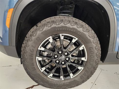 Used 2024 Chevrolet Traverse Z71 image 8