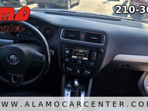 Used 2012 Volkswagen Jetta SEL image 18