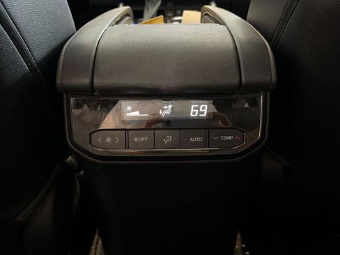 Used 2021 Toyota Highlander Limited AWD/4WD image 21