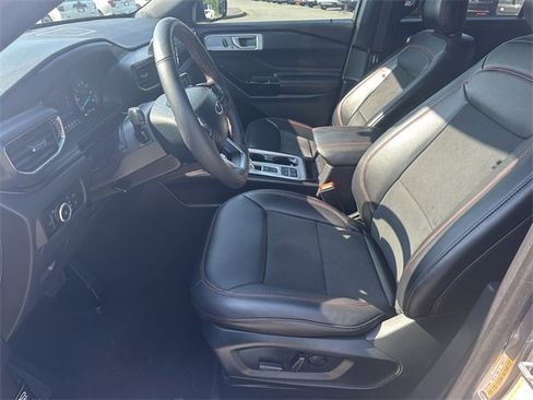 Used 2024 Ford Explorer ST-Line w/ Class IV Trailer Tow Package image 9