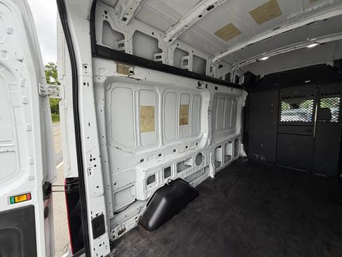 Used 2018 Ford Transit 250 148 High Roof RWD image 29