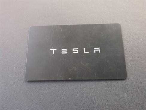 Used 2023 Tesla Model Y Performance image 32