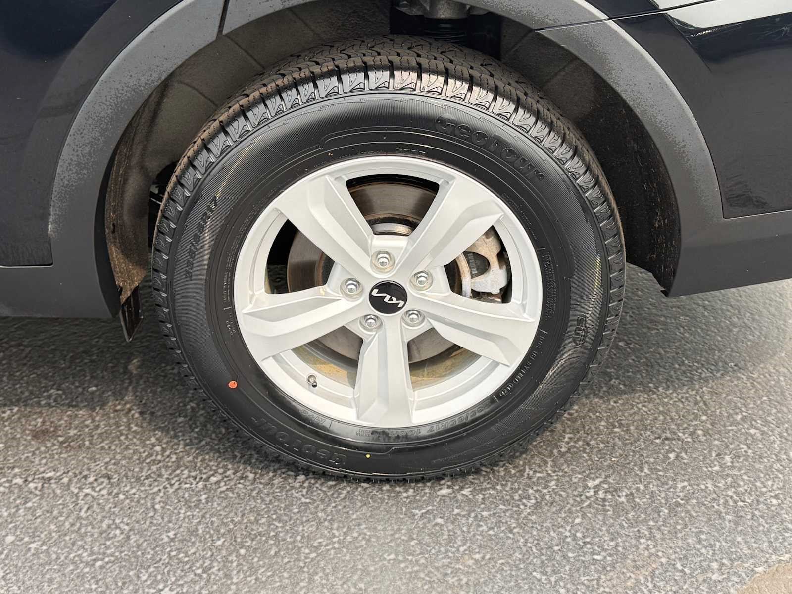 Used 2025 Kia Sorento LX FWD image 9