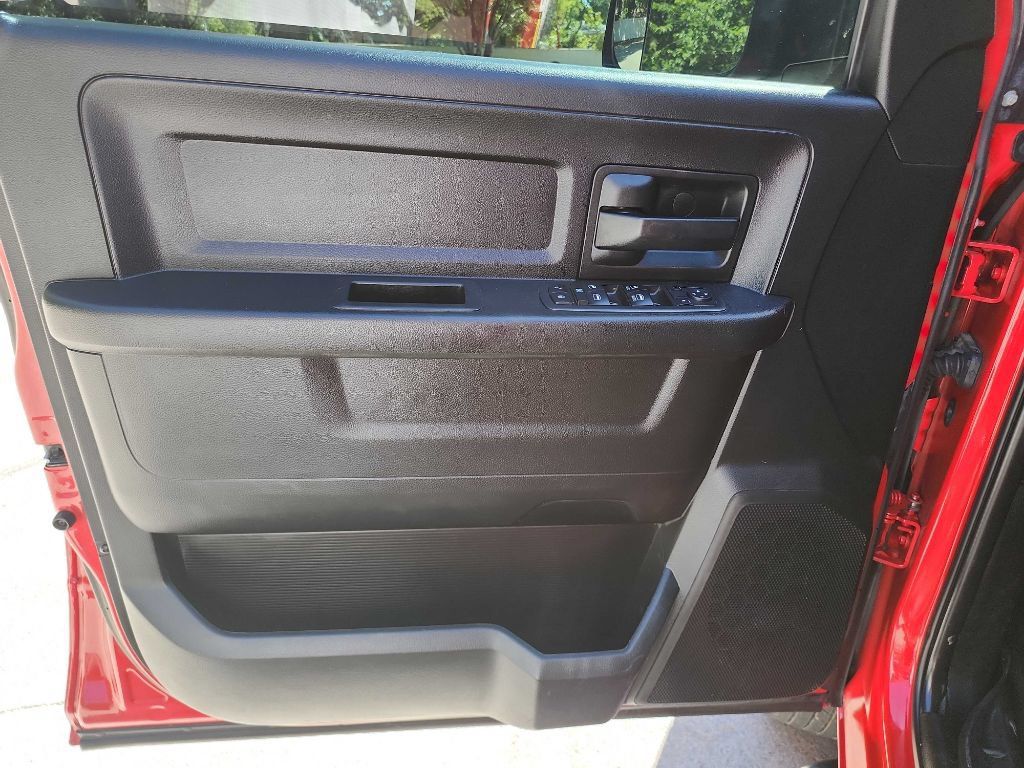 Used 2018 RAM 3500 Tradesman w/ Chrome Appearance Group AWD/4WD image 13