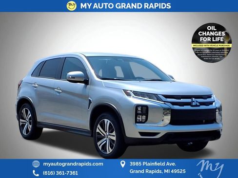 Used 2025 Mitsubishi Outlander Sport SE image 1