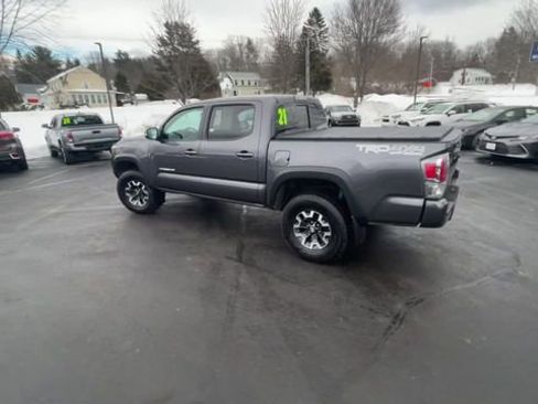 Certified 2021 Toyota Tacoma TRD Off-Road image 6
