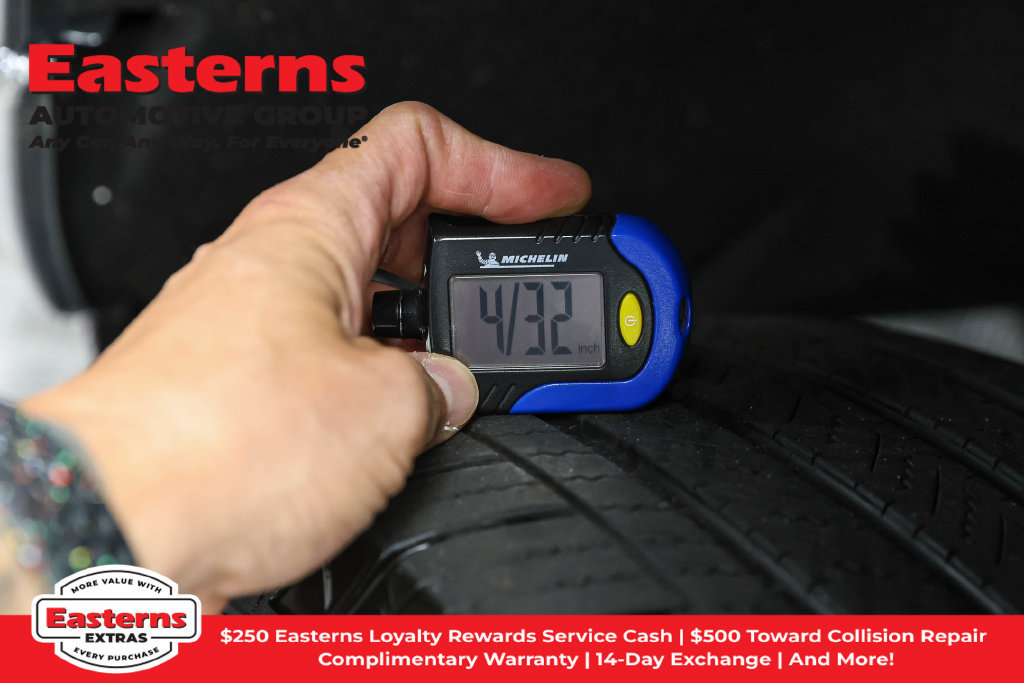 Used 2023 Chevrolet Silverado 1500 LT AWD/4WD image 30