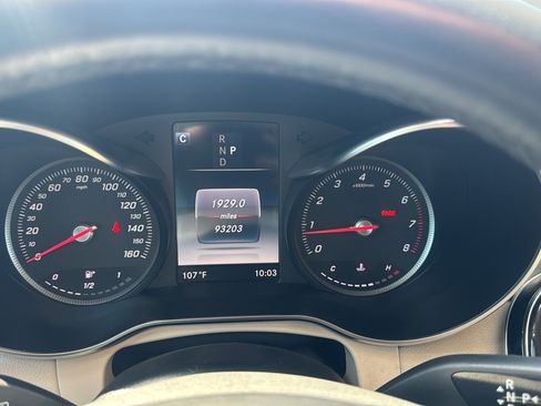 Used 2019 Mercedes-Benz GLC 300 image 29